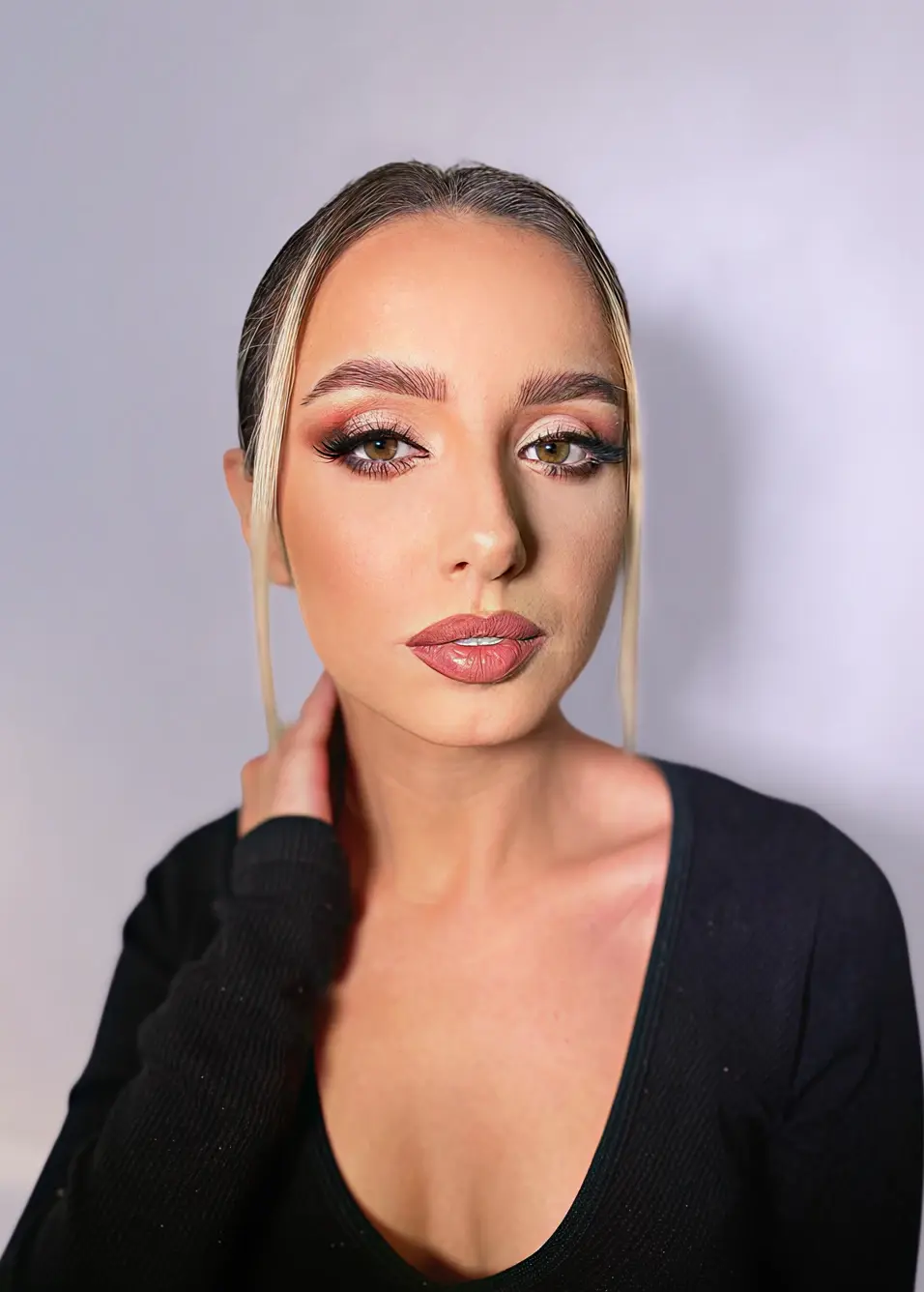 Model machiat profesional de makeup artist, parte din portofoliul de lucrări artistice
