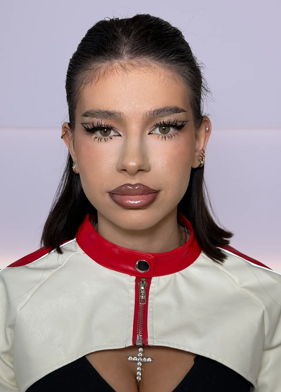 Model machiat profesional de makeup artist, parte din portofoliul de lucrări artistice